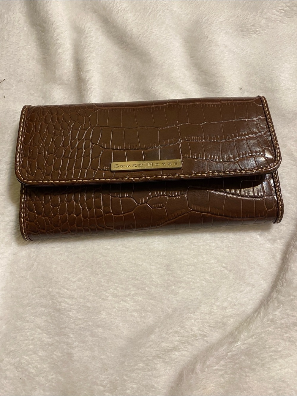 Liz Claiborne Crazy Horse Brown Croc-Embossed Wallet with Gold Plaque NWT